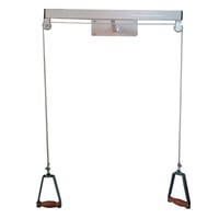 Série de pompes parallèles au mur pour des exercices avec les extrémités