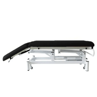 Table de soins hydraulique Kinefis Quality à deux sections (revêtement noir) : avec roulettes rétractables, dossier inclinable à vérin à gaz, cadre blanc haute stabilité – Dernier exemplaire en stock