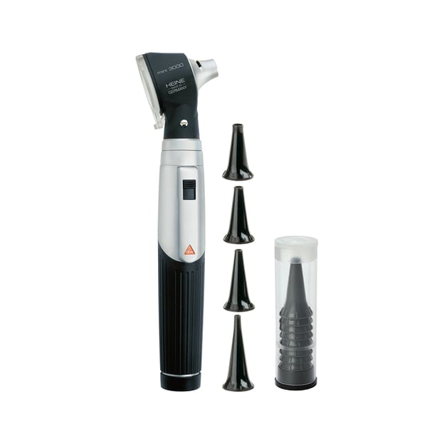 Otoscope Heine Mini 3000 : quatre spéculums à usage continu, cinq spéculums jetables de 4 mm et 2,5 mm