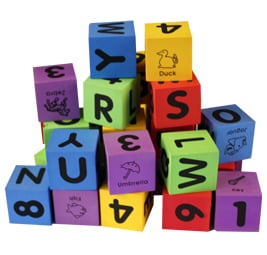 Lot de 30 cubes en mousse abécédaire et chiffres
