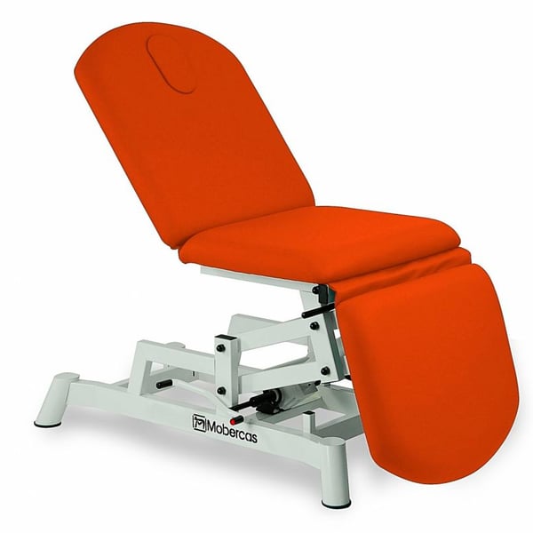 Chaise hydraulique : trois corps, type brancard, avec réglage motorisé de la hauteur et capuchon facial (deux modèles disponibles)