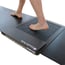 Plateforme baropodométrique Kinéfis Podia : Plateforme de pression pour l'analyse statique, dynamique et posturologique. Comprend une passerelle et une caméra.