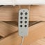 Table de massage électrique Cyx+ : trois moteurs, matelas SuperSoft, revêtement en PU blanc et finition bois naturel