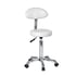 Tabouret Fast Plus avec dossier: Design ergonomique, base chromée à cinq roues et hauteur réglable - Couleur: Blanc - Référence: A26.1023AB2 Tabouret Fast Plus avec dossier: Design ergonomique, base chromée à cinq roues et hauteur réglable - Couleur: Blanc - Référence: A26.1023AB2