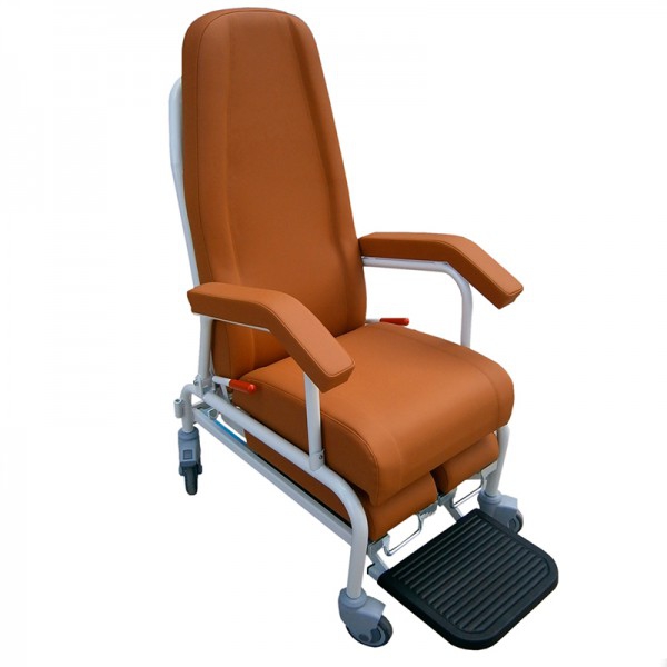 Fauteuil clinique et gériatrique Kinefis Kinetic Duo : Avec repose-pieds divisé pour offrir plus de confort Fauteuil clinique et gériatrique Kinefis Kinetic Duo : Avec repose-pieds divisé pour offrir plus de confort