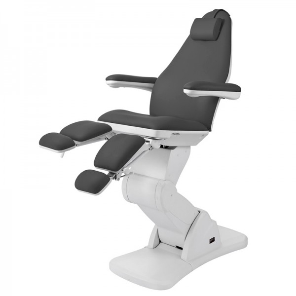 Chaise de podologie électrique Cubo: cinq moteurs qui contrôlent la hauteur, l'inclinaison du dossier et de l'assise Chaise de podologie électrique Cubo: cinq moteurs qui contrôlent la hauteur, l'inclinaison du dossier et de l'assise